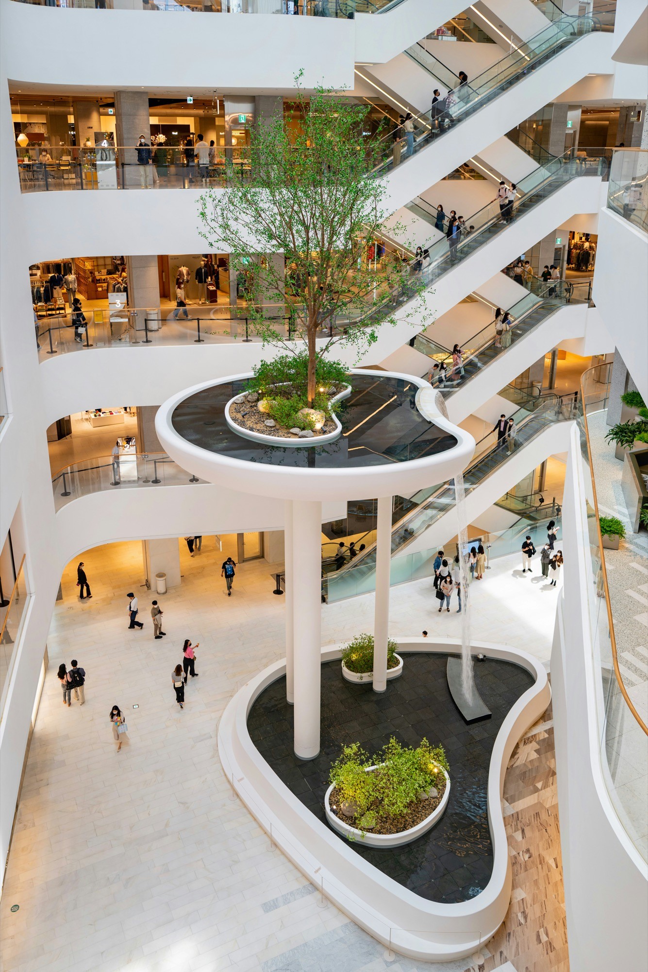 shopping-mall-unsplash.jpg